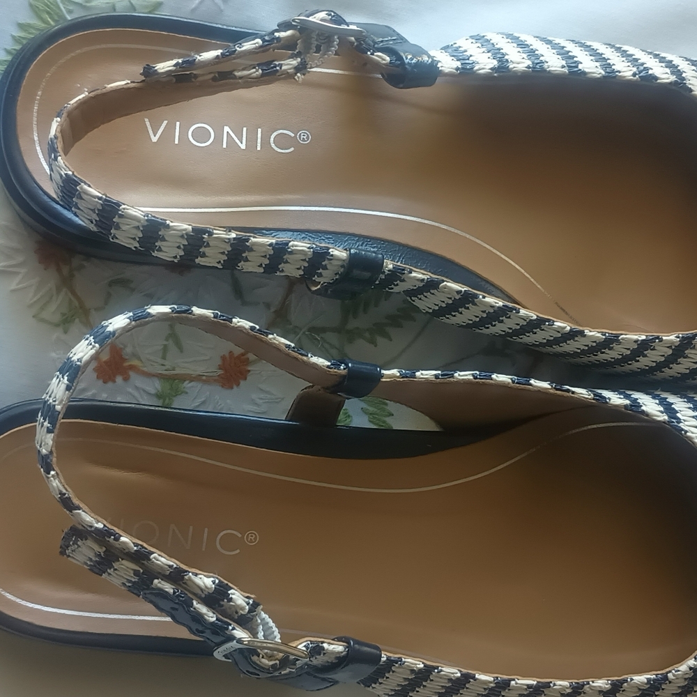 Vionic Petaluma Navy Sling Back Shoes Size 8 - Picture 4 of 8